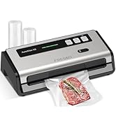 Machine à sceller sous vide en finition argentée et noire, démontrée en scellant de la viande crue dans un sac en plastique transparent.