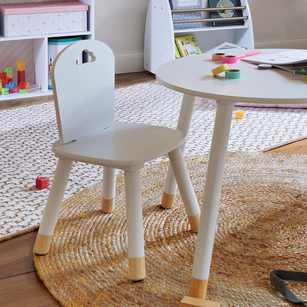 Atmosphera - Chaise enfant Douceur, blanche, confortable et solide