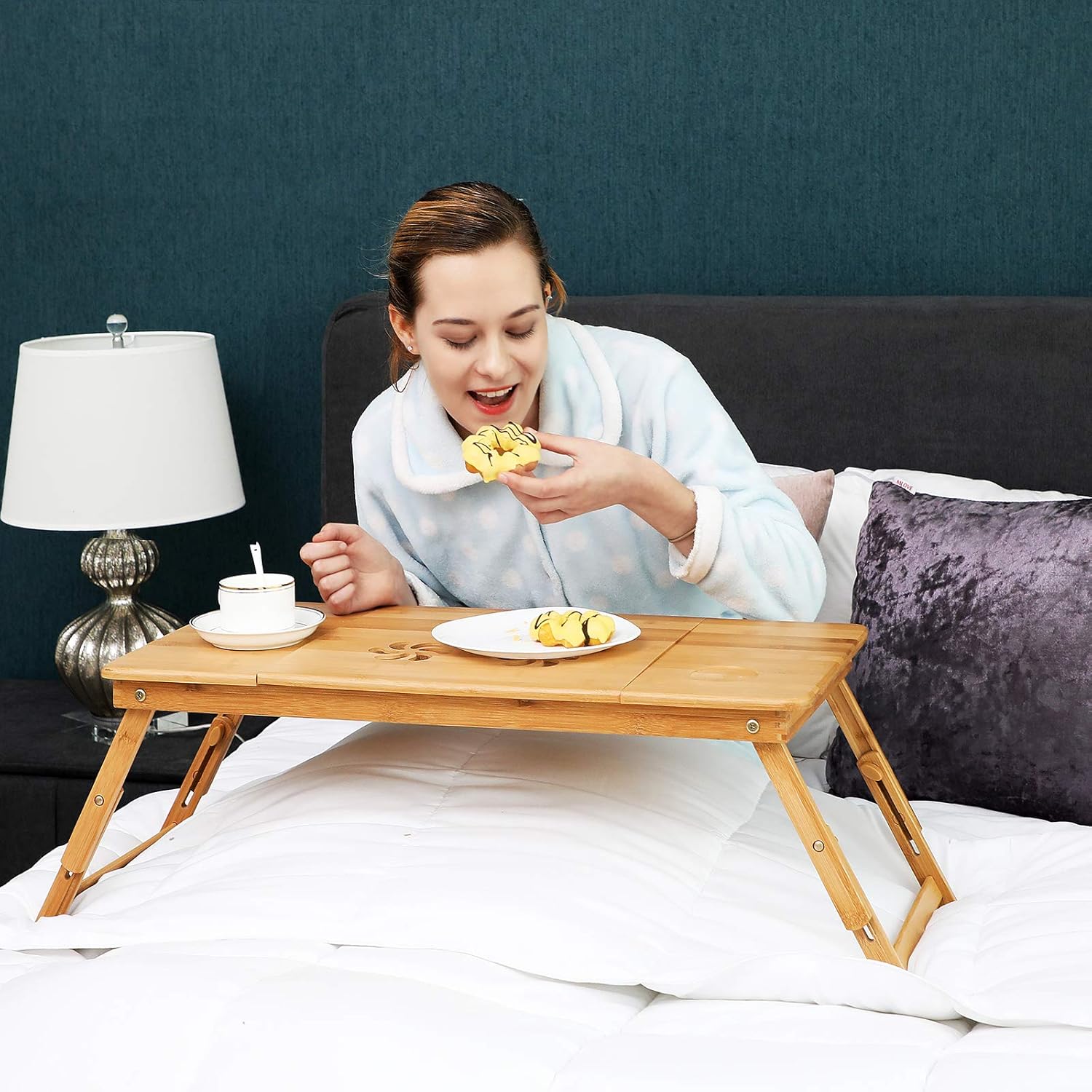 SONGMICS - Table de lit pliable bambou - 72x21-29x35 cm - plateau ajustable, tiroir, trous aération LLD004