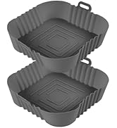 Plusieurs vues d'une poêle à griller en fonte gris foncé avec fond strié et poignées surélevées, montrées sous différents angles.
