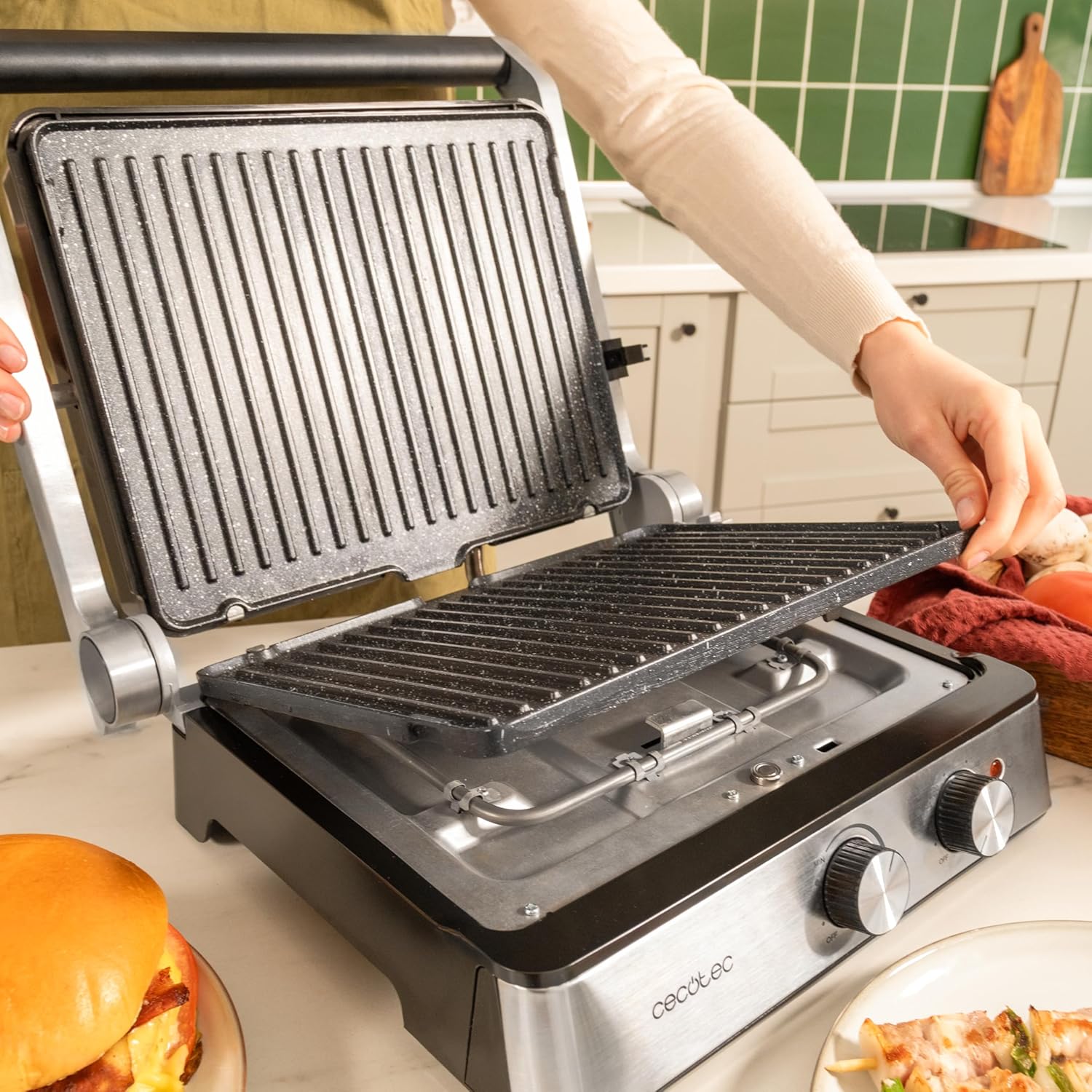 Cecotec - Rock'nGrill Blaze - 29x23cm - 2400W, ouverture 180°, RockStone