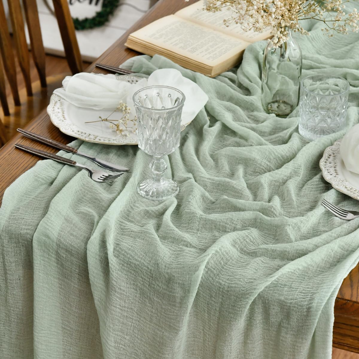 Artoid Mode - Chemin de table Bohême - 400 cm - Gaze mousseline vert sauge, décoration mariage