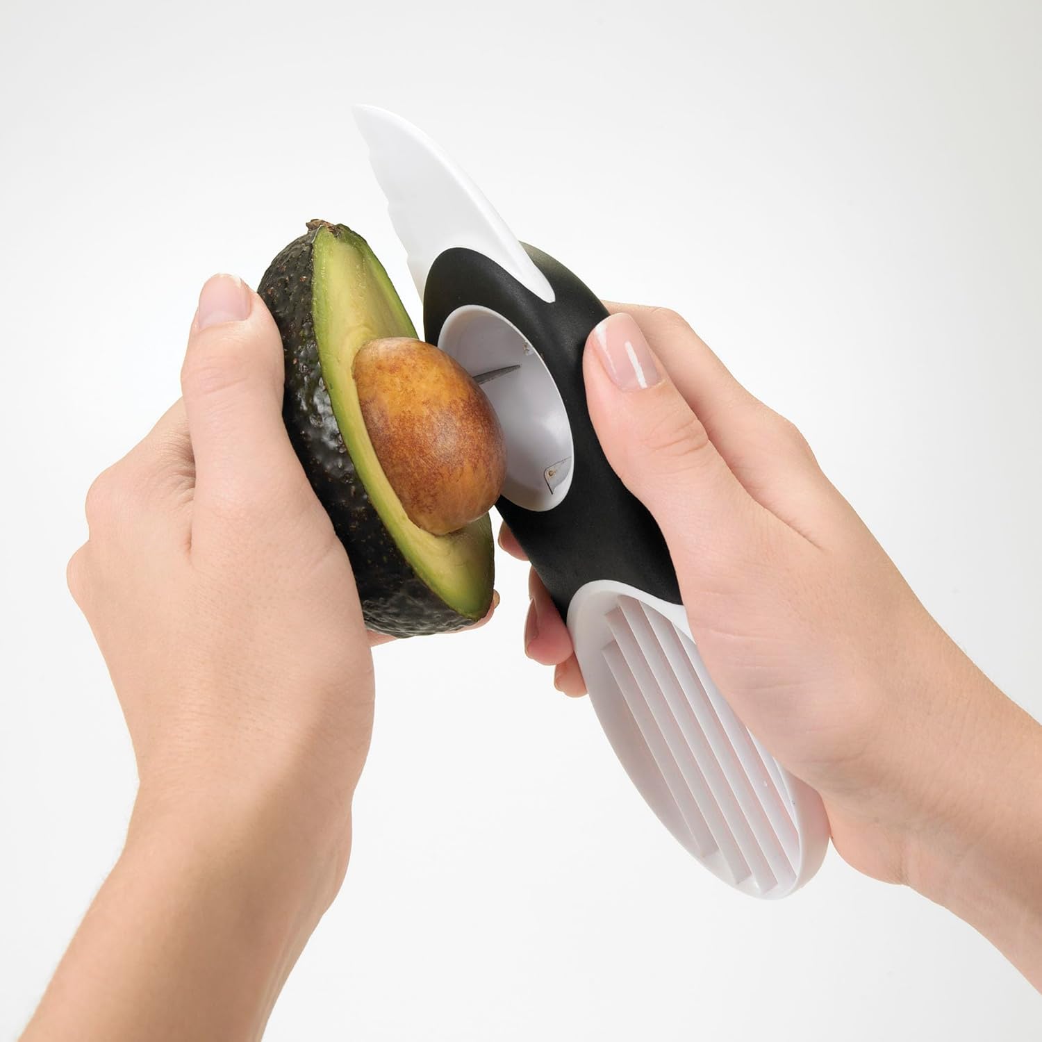 OXO Good Grips – coupe-avocat 3 en 1 – lame dénoyauter, trancheuse – 15 cm