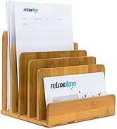Organiseur de bureau en bois avec plusieurs emplacements ascendants pour le rangement des documents, avec une finition en bois naturel et un design à plusieurs niveaux.