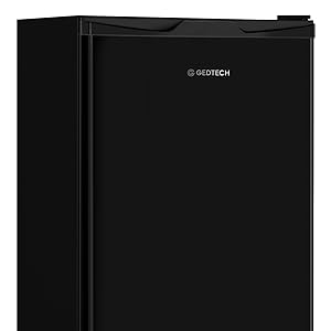 avec le nom de marque Genstech visible à l'avant. Conception à porte unique avec une apparence élégante et minimaliste.