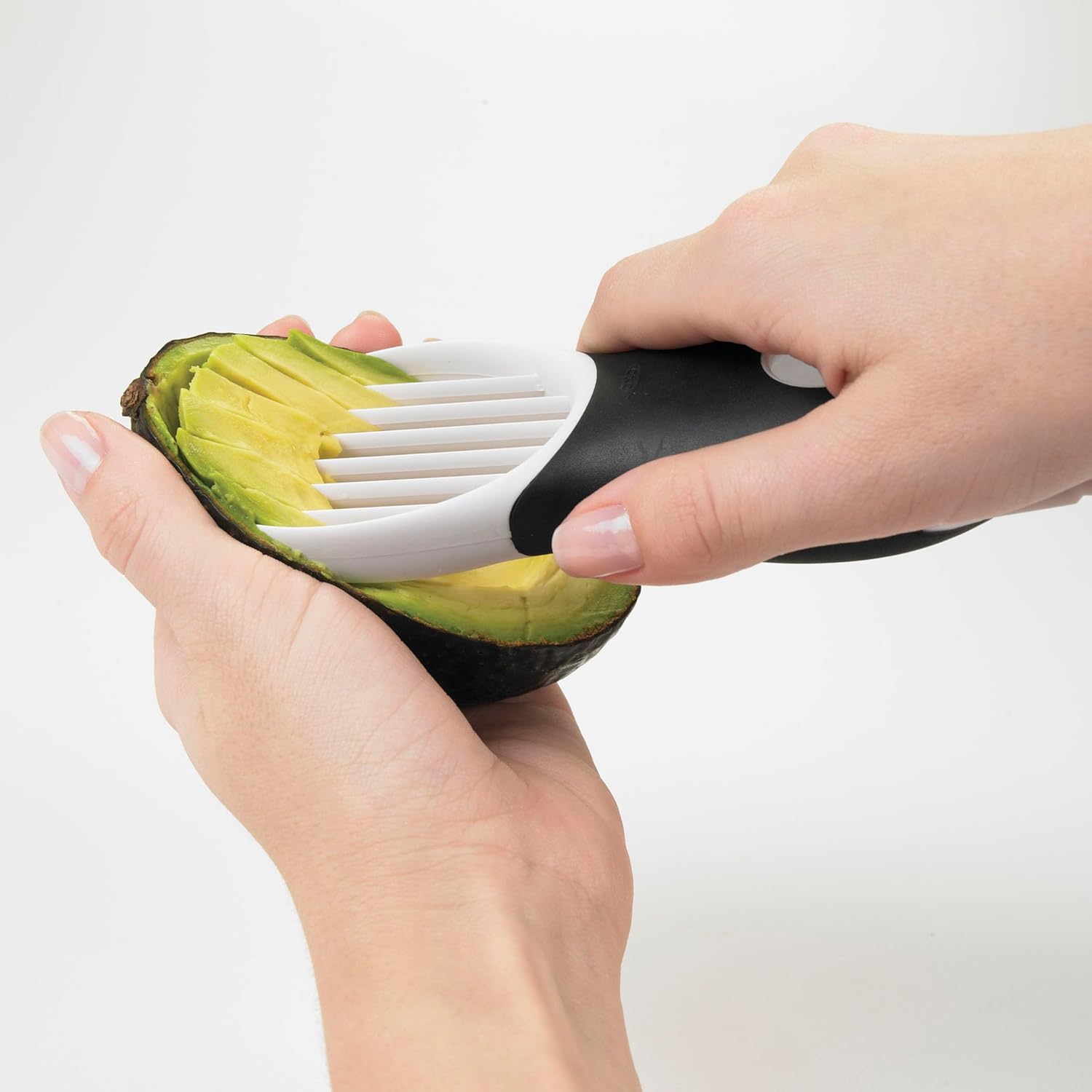 OXO Good Grips – coupe-avocat 3 en 1 – lame dénoyauter, trancheuse – 15 cm