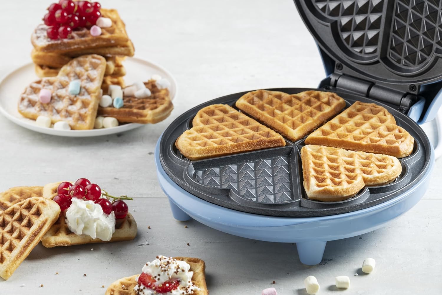 Bestron - Gaufrier classique cœur - 700W, antiadhésif, bleu rétro