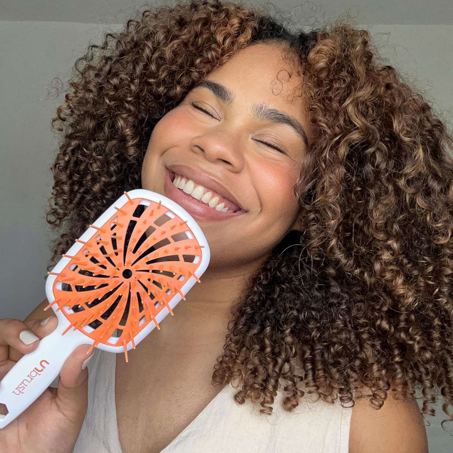 FHI Heat - UNbrush Plus - ultra légère, 84 poils UltraFlex, ventilée
