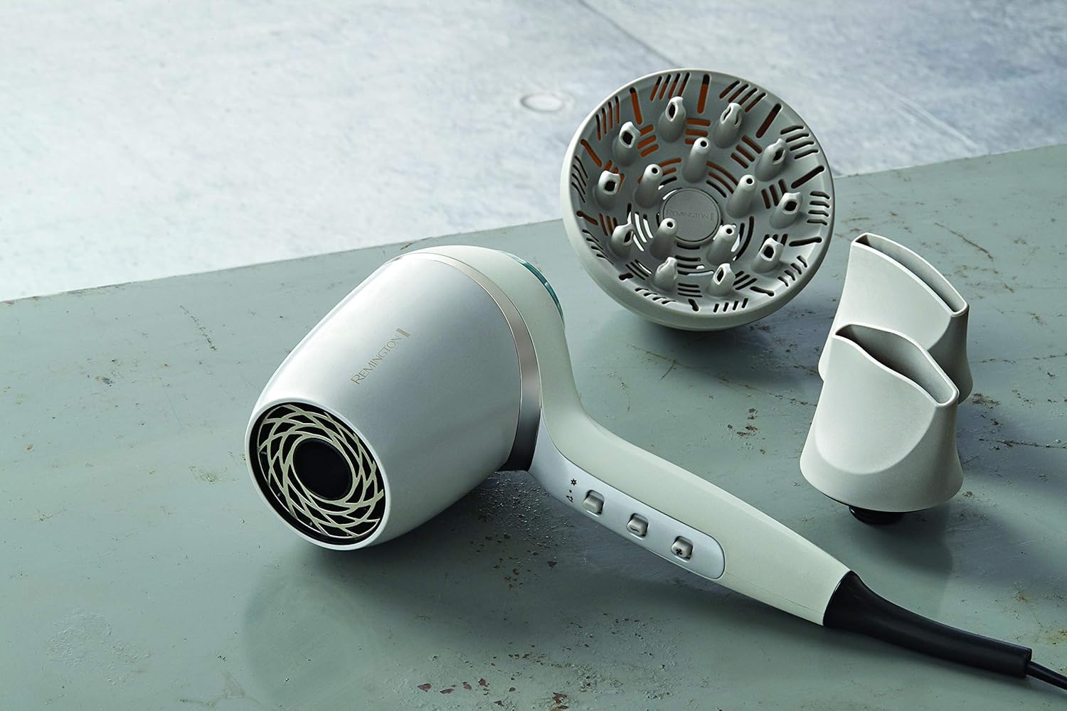 Remington - sèche-cheveux Hydraluxe Pro - 2400W - moteur numérique, capteur chaleur, 3 accessoires, EC9001